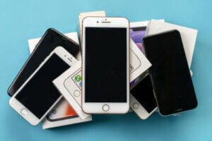 Refurbished iPhones vs. Secondhand iPhones: Understanding the Key Differences, Refurbished iPhones vs Second-hand iPhones, Are refurbished iPhones waterproof?