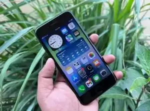 Refurbished iPhone SE